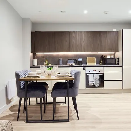 Gem 2-bed With Netflix, Fun & Parking Birmingham