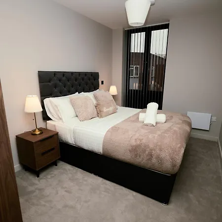Gem 2-bed With Netflix, Fun & Parking Apartment Birmingham