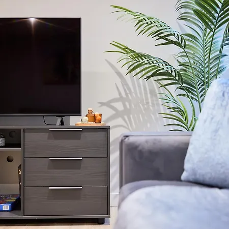 Gem 2-bed With Netflix, Fun & Parking Birmingham