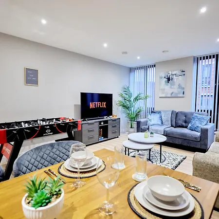 Apartment Gem 2-bed With Netflix, Fun & Parking