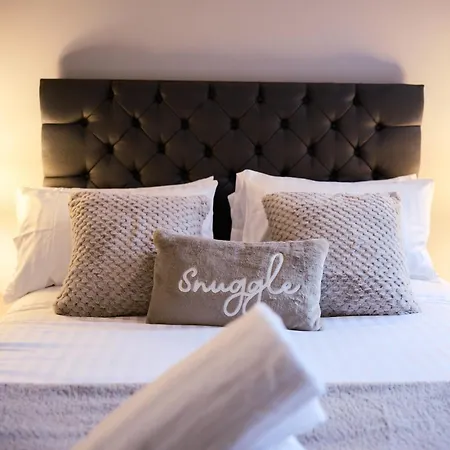 Apartment Gem 2-bed With Netflix, Fun & Parking