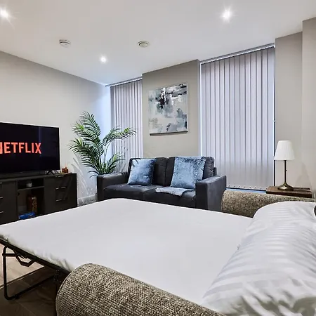 Gem 2-bed With Netflix, Fun & Parking Apartment Birmingham