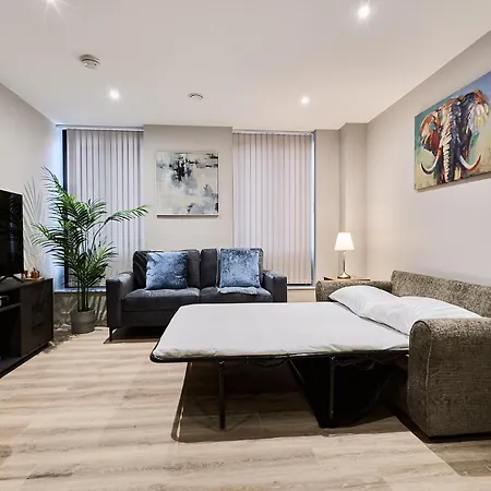 Apartment Gem 2-bed With Netflix, Fun & Parking *